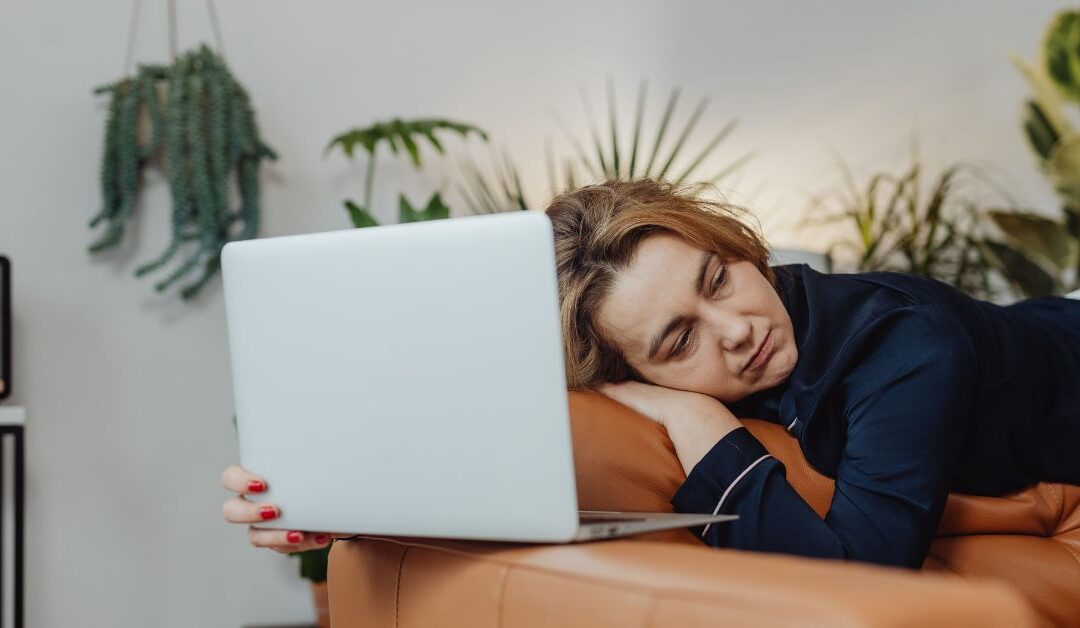 FATIGUE CHRONIQUE ET SYSTÈME NERVEUX : CE QUE VOTRE CORPS ESSAIE DE VOUS DIRE