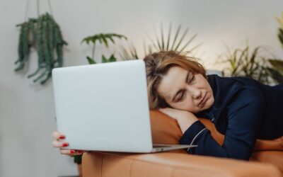 FATIGUE CHRONIQUE ET SYSTÈME NERVEUX : CE QUE VOTRE CORPS ESSAIE DE VOUS DIRE